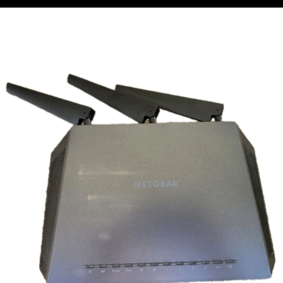 NETGEAR Nighthawk AC1900 Smart WiFi Router Internet R7000 - Picture 2 of 13